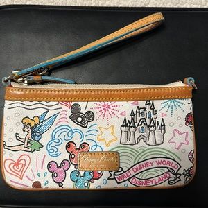 Dooney & Bourke Disney Sketch clutch